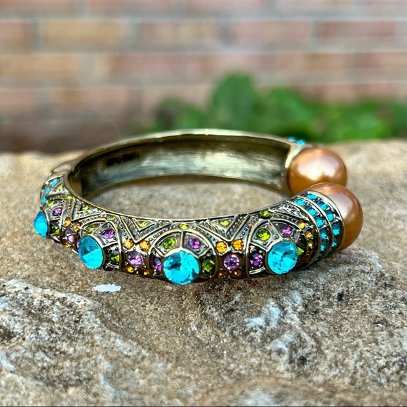 Heidi Daus Coral Pearl Clamp Bangle with Aqua Crystals - Picture 4 of 17